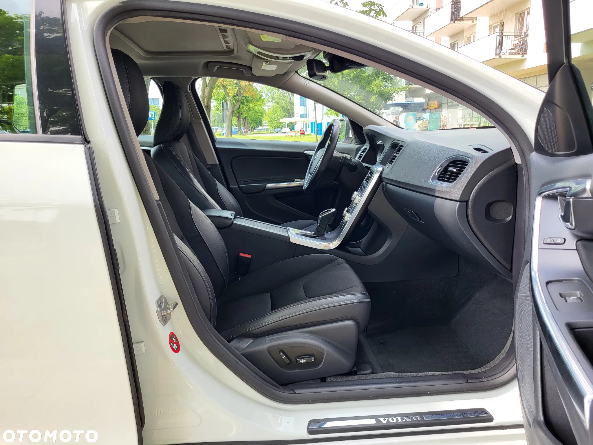 Volvo V60 T5 Drive-E Momentum - 32