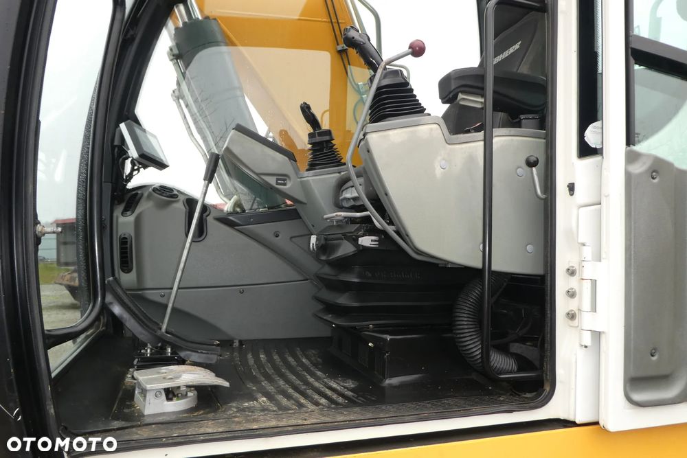 Liebherr R 922 SPROWADZONY - 29