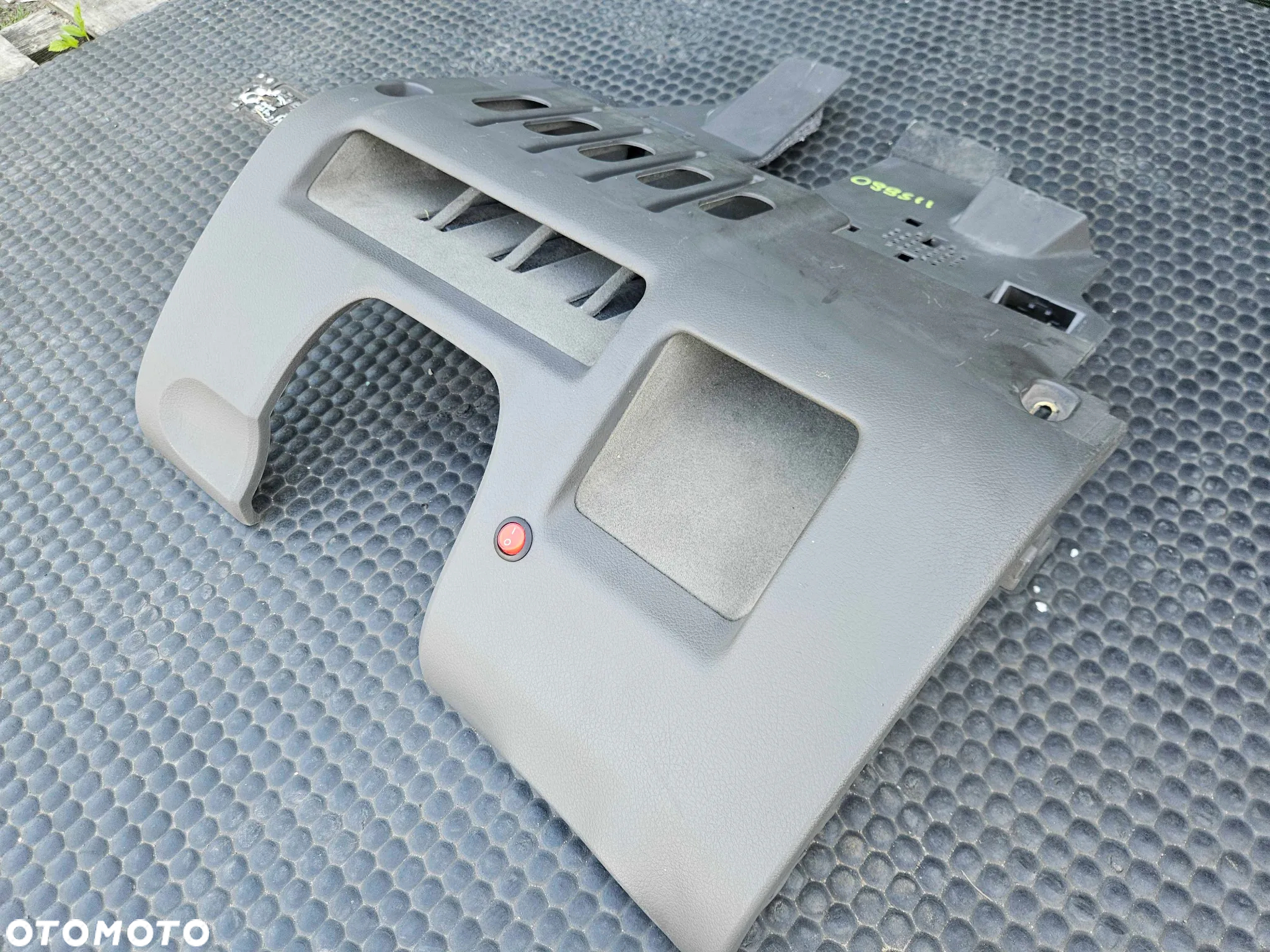 Schowek 8E1863075C Kierowcy Szary Swing Oslona pod Kierownice Europa Audi A4 B6 B7 - 7