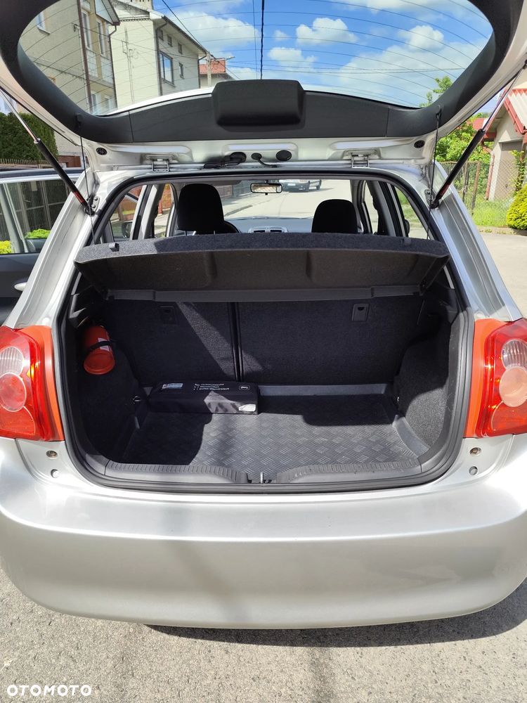 Toyota Auris 1.6 VVT-i Team - 9
