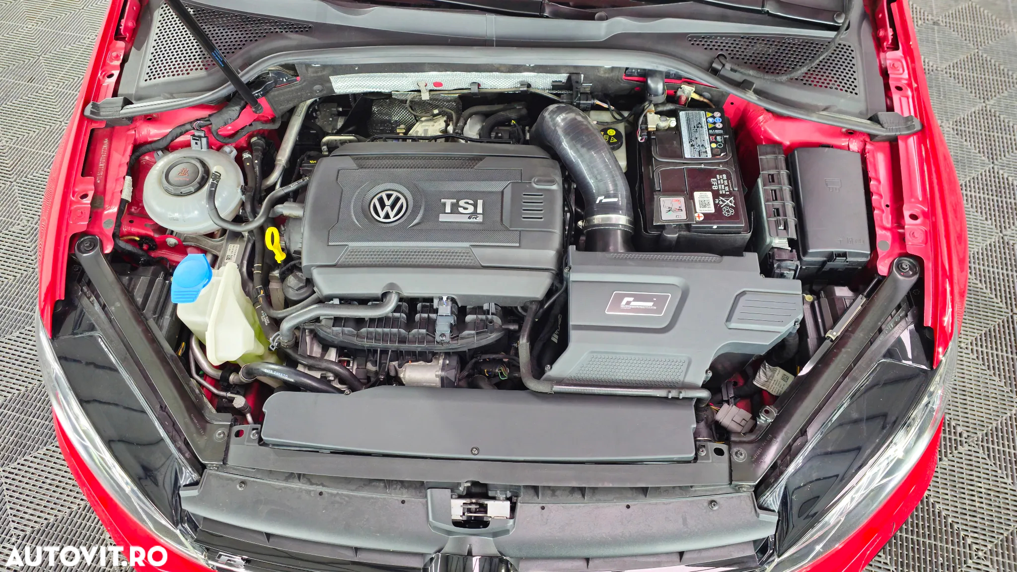 Volkswagen Golf 2.0 TSI DSG R - 4