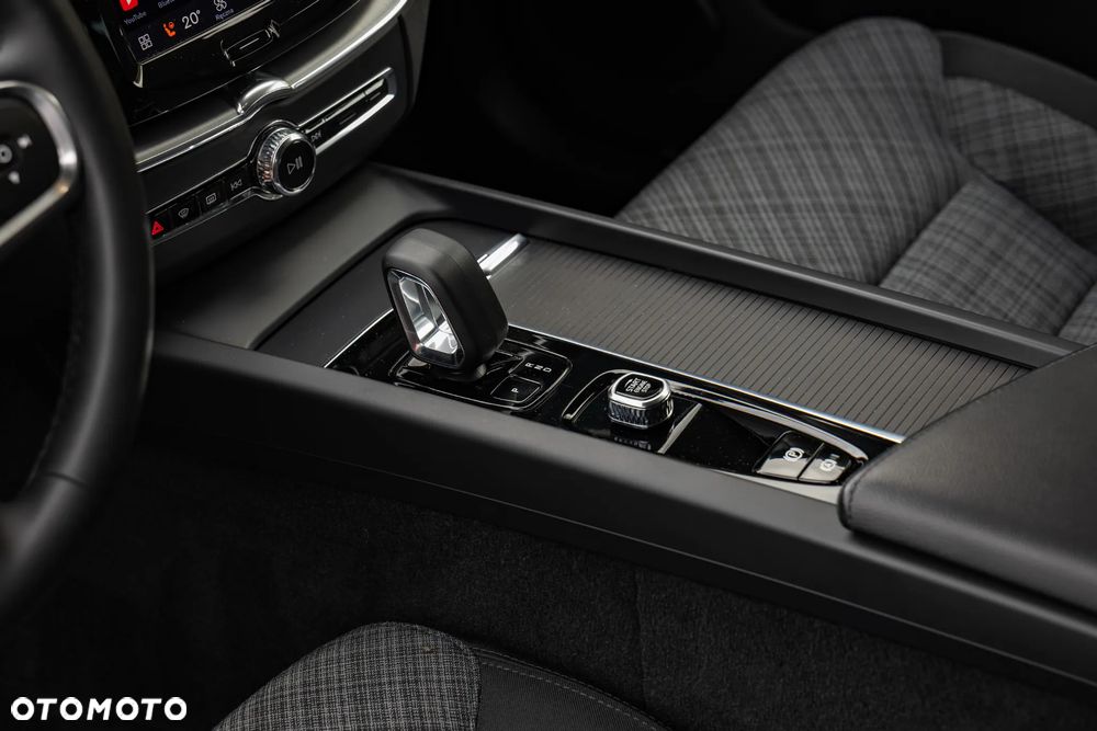 Volvo XC 60 B4 D Core - 22