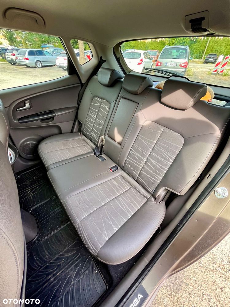 Kia Venga 1.6 M - 11