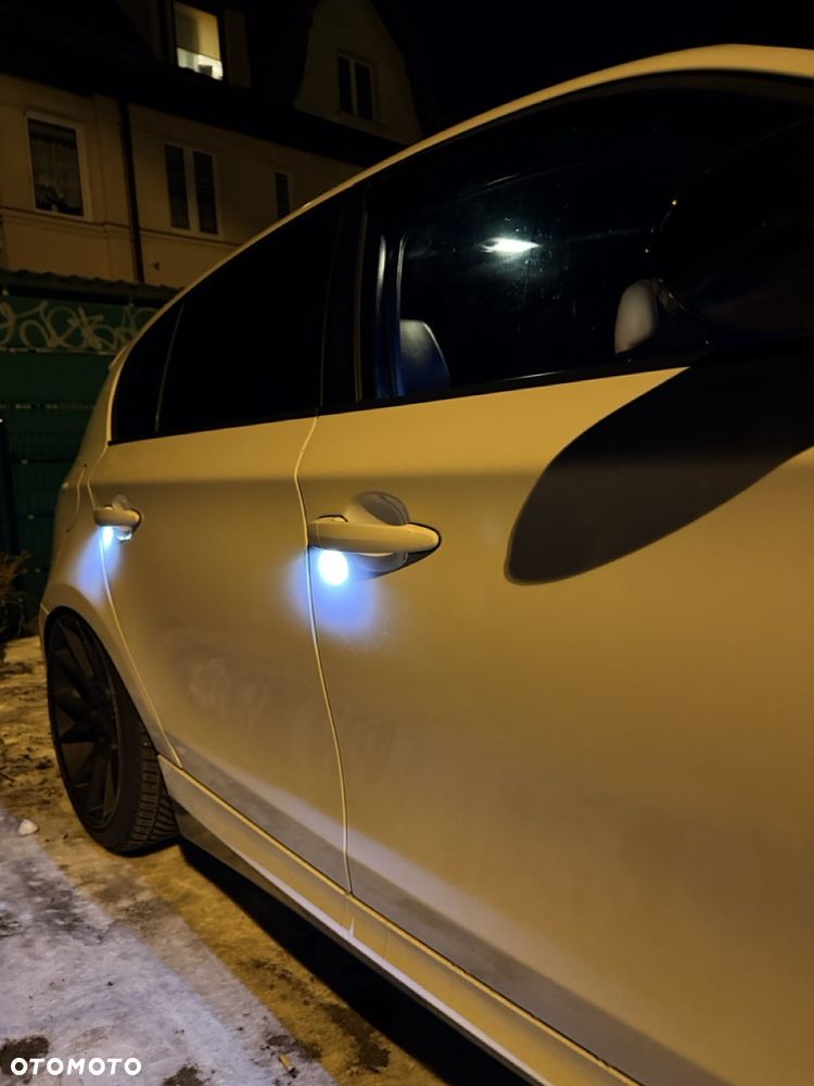 BMW Seria 1 123d - 12