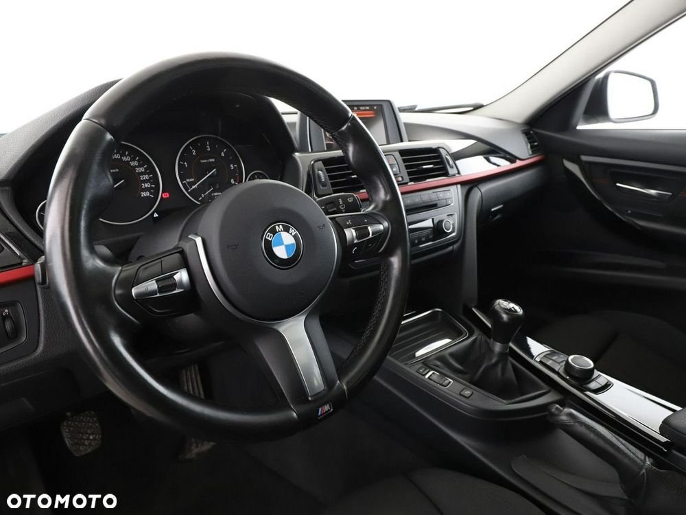 BMW Seria 3 318d - 15
