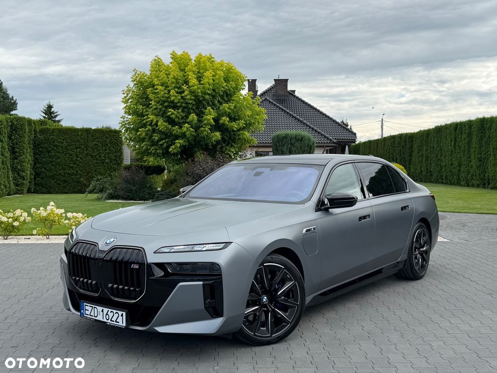 BMW Seria 7 M760e PHEV xDrive Individual Edition sport - 9