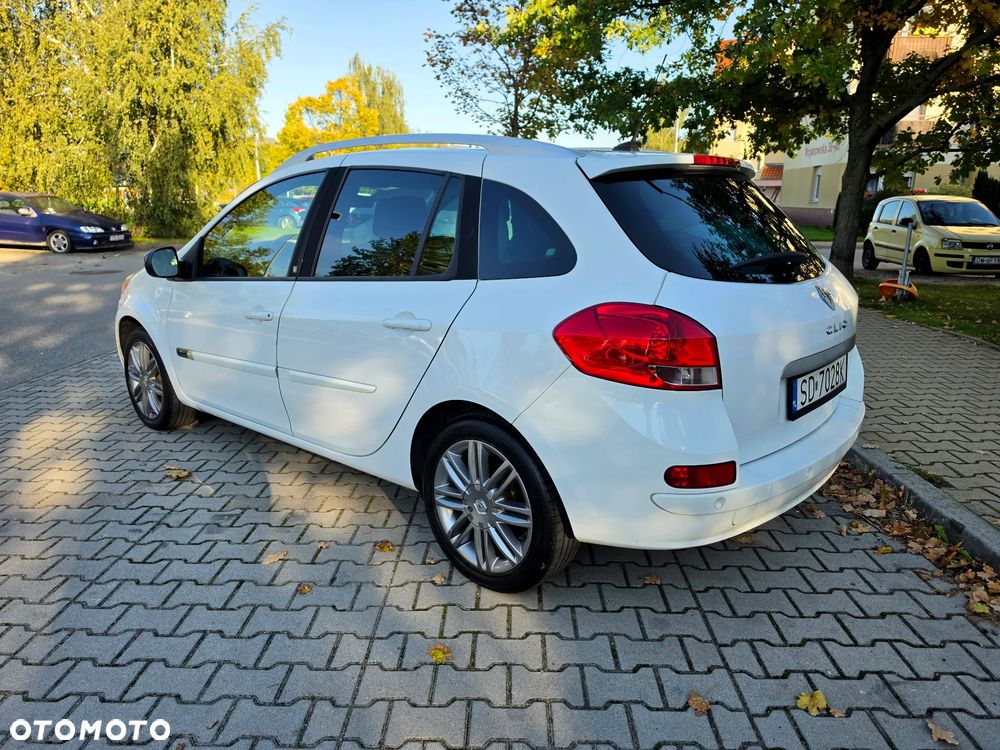 Renault Clio 2011 photo 2