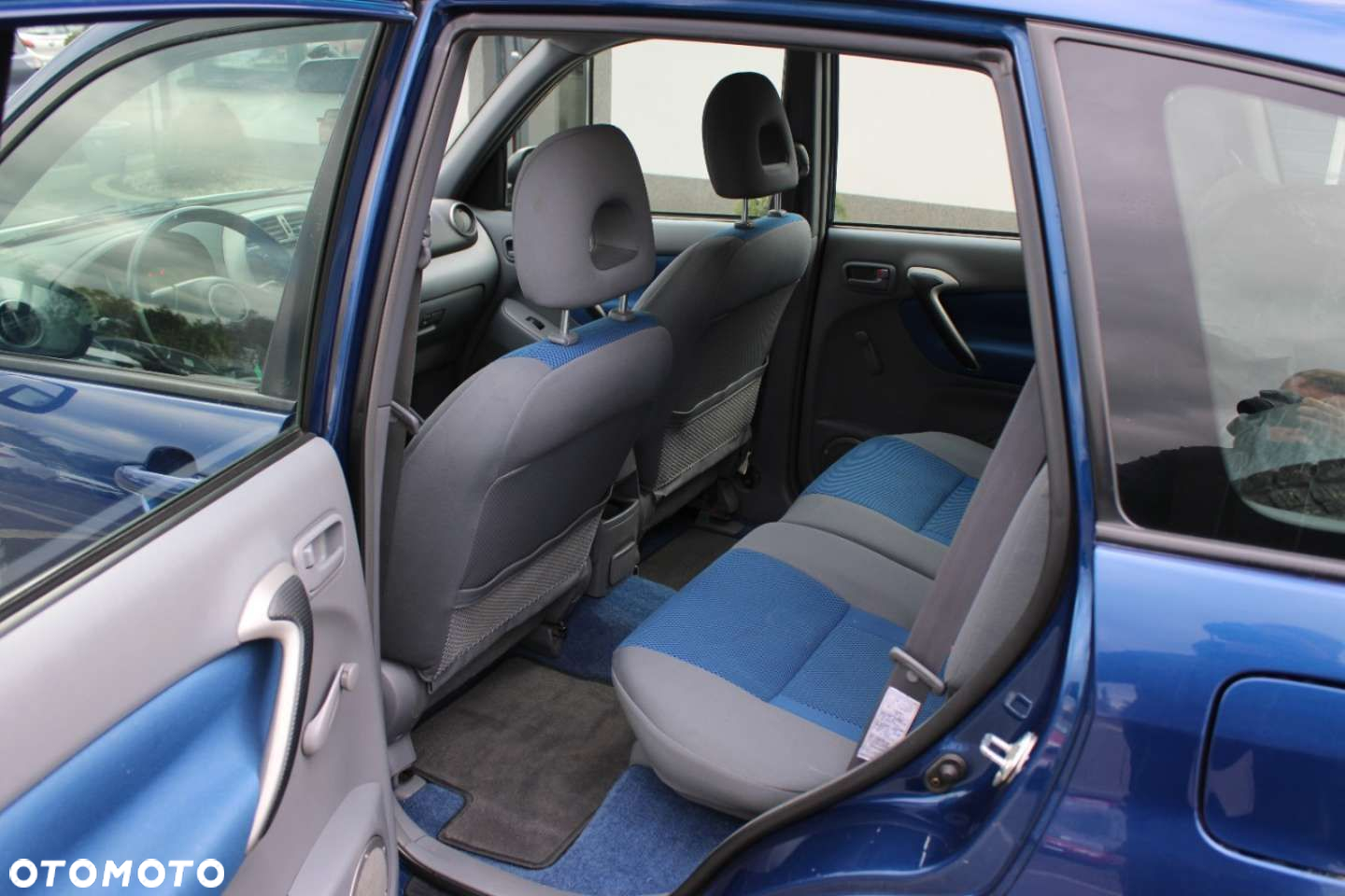 Toyota RAV4 - 23