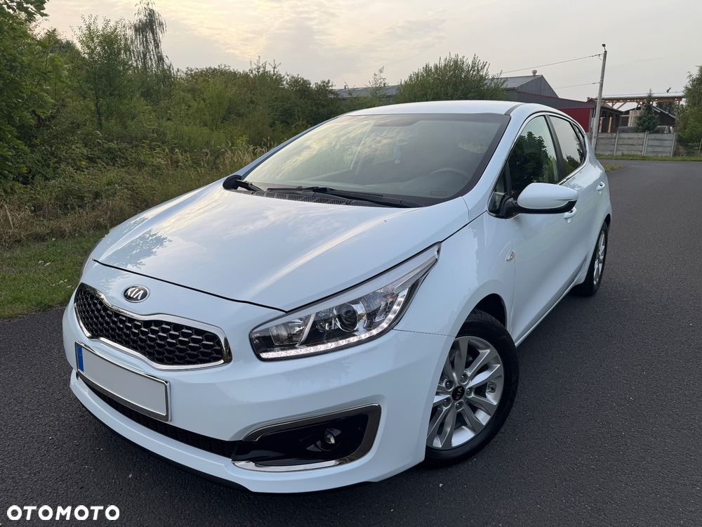 Kia Ceed 1.4 CVVT ISG Dream Team Edition - 11