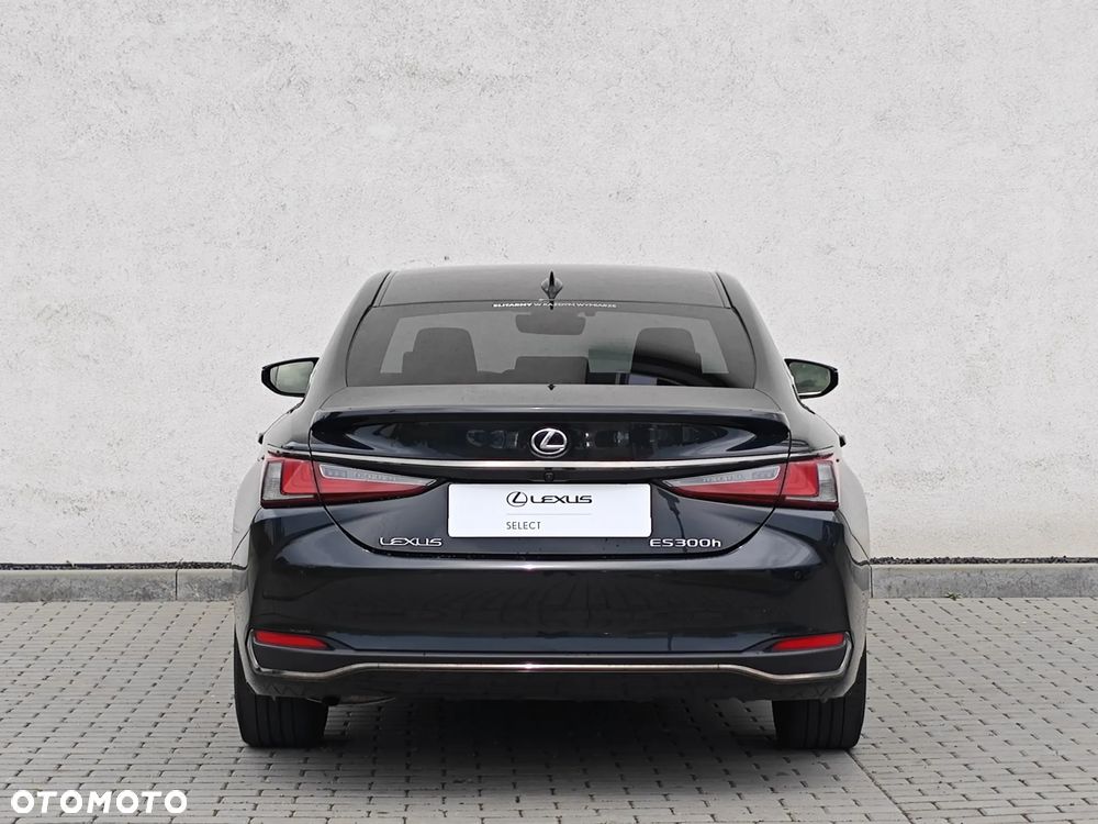 Lexus ES 300h F Sport Design - 9