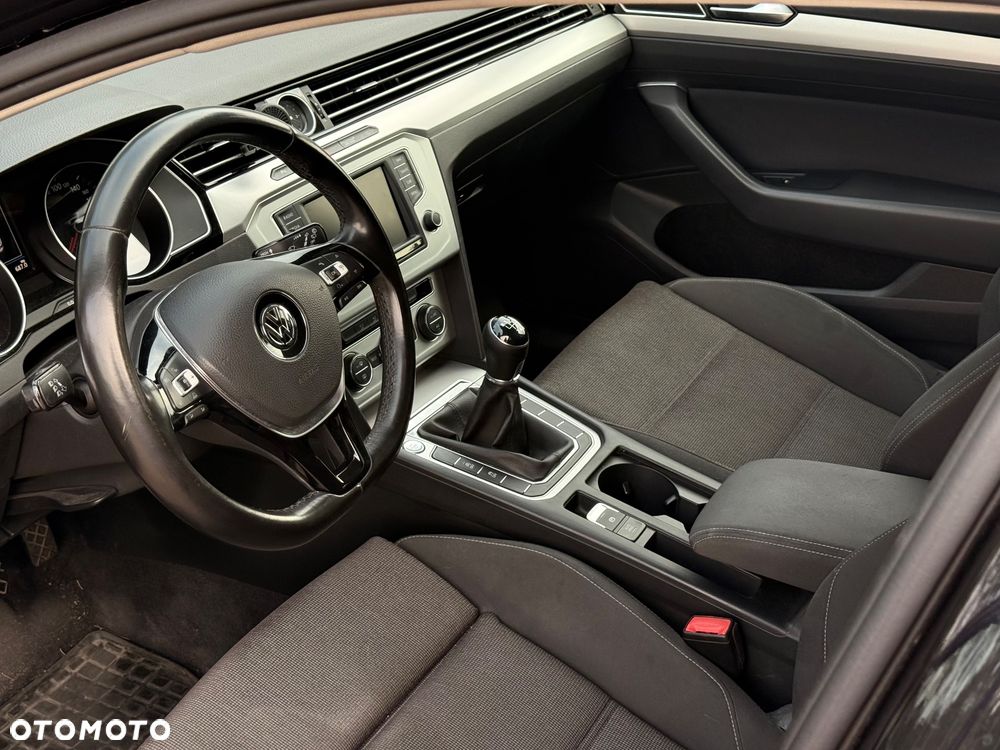 Volkswagen Passat 1.8 TSI BMT Comfortline - 10