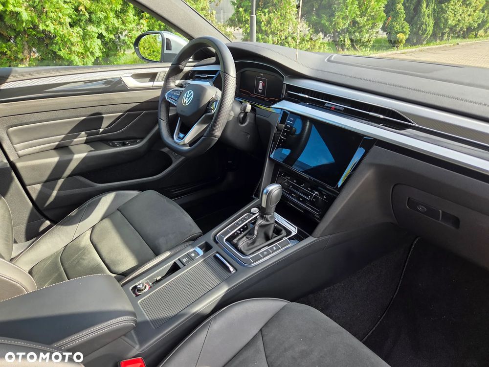 Volkswagen Arteon 2.0 TDI SCR R-Line DSG - 25