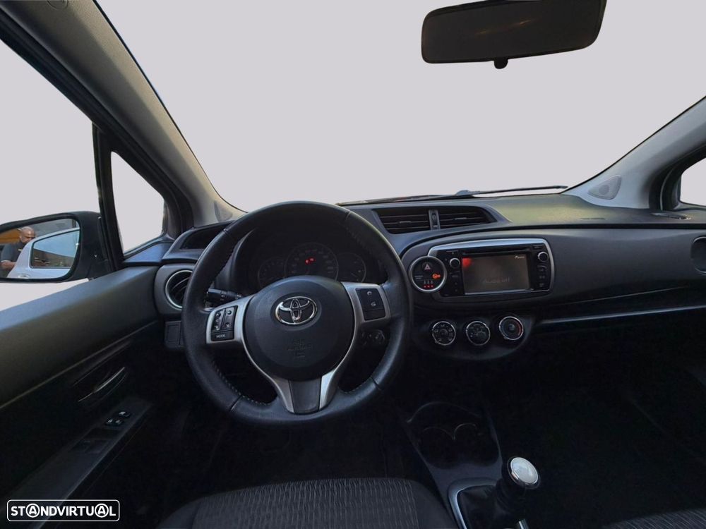 Toyota Yaris 1.0 VVT-i Comfort +PS Style +P.Techno - 11