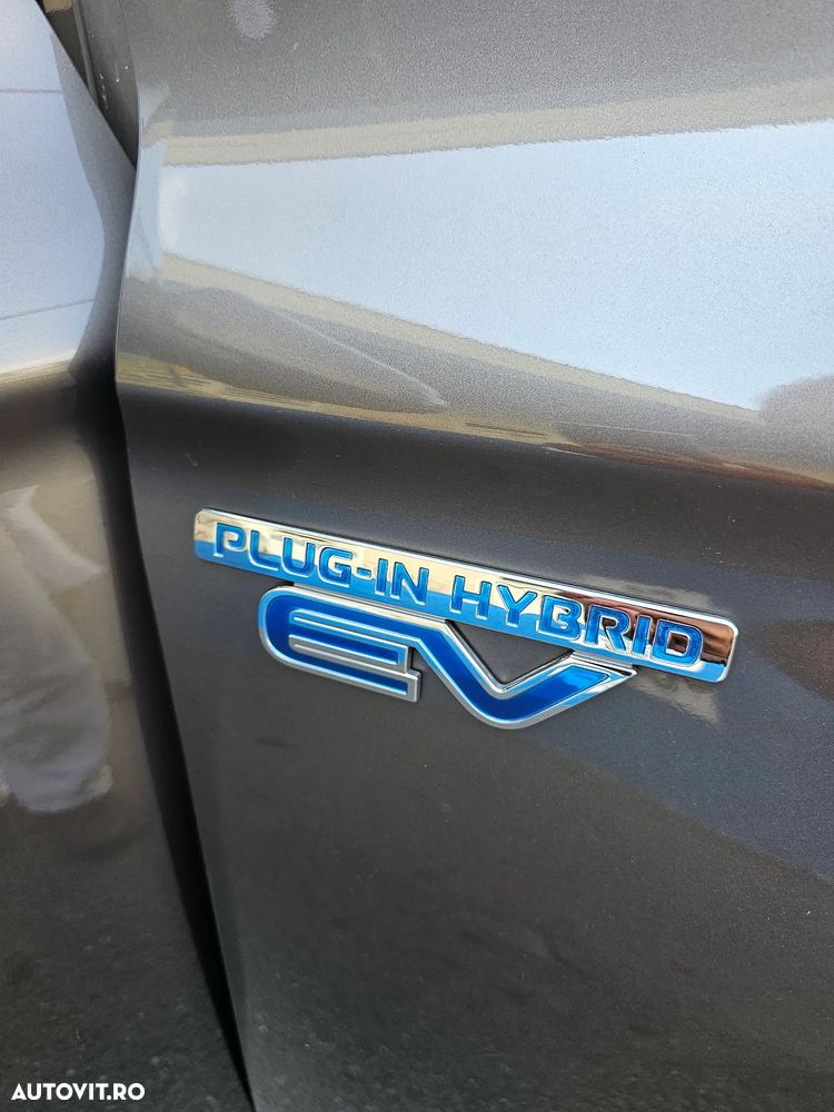Mitsubishi Outlander PHEV 2.4 L 4X4 Instyle - 21