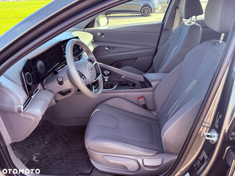 Hyundai Elantra 1.6 Smart - 9