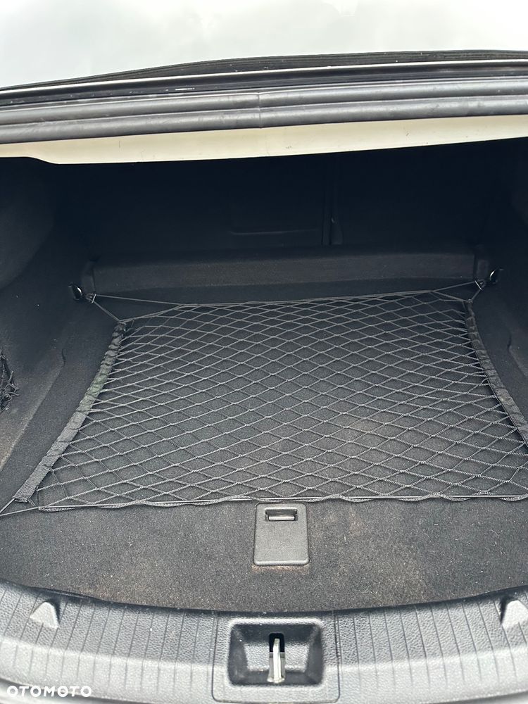 Mercedes-Benz CLA 200 7G-DCT - 20