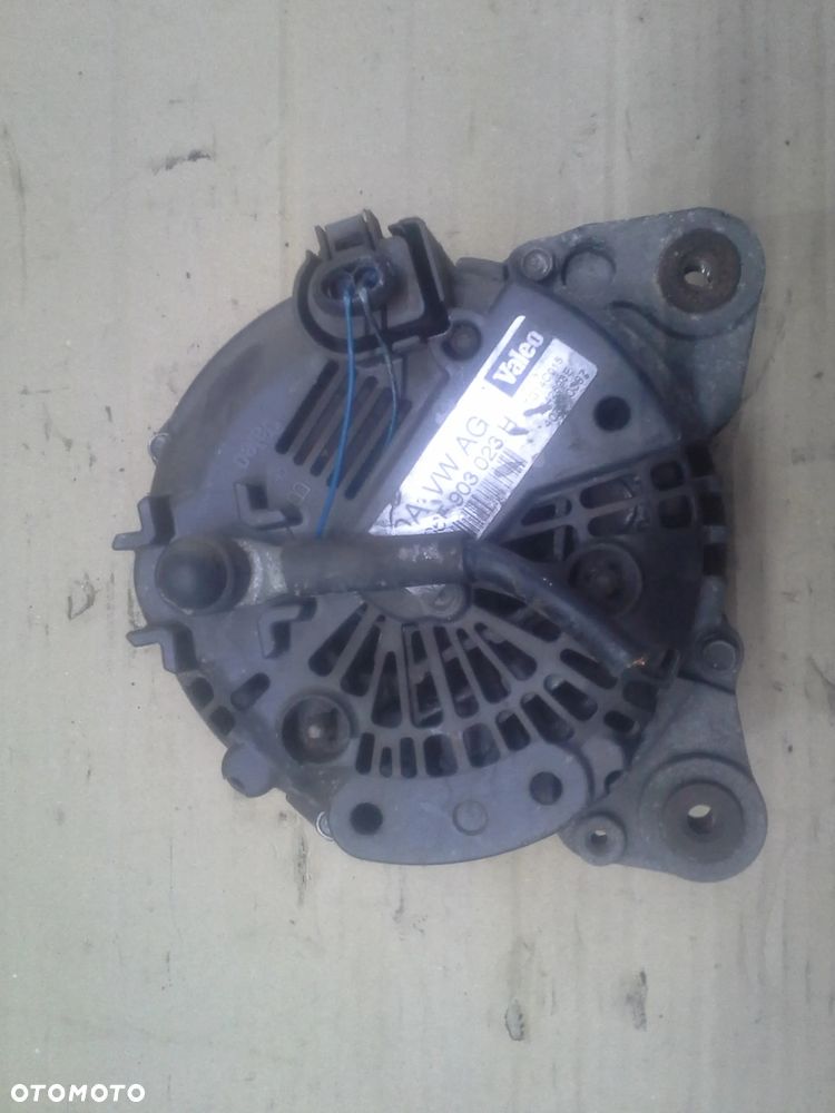Audi A4 B7 2.0 TDi alternator Valeo 06F903023H TG14C015 2542893E - 10