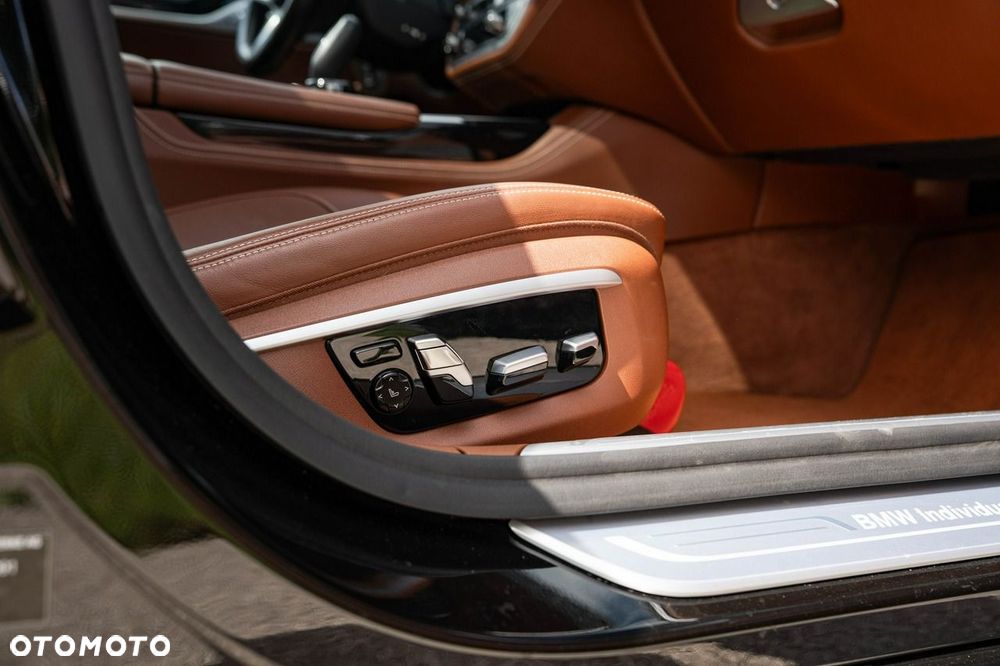 BMW Seria 7 750Ld xDrive - 31