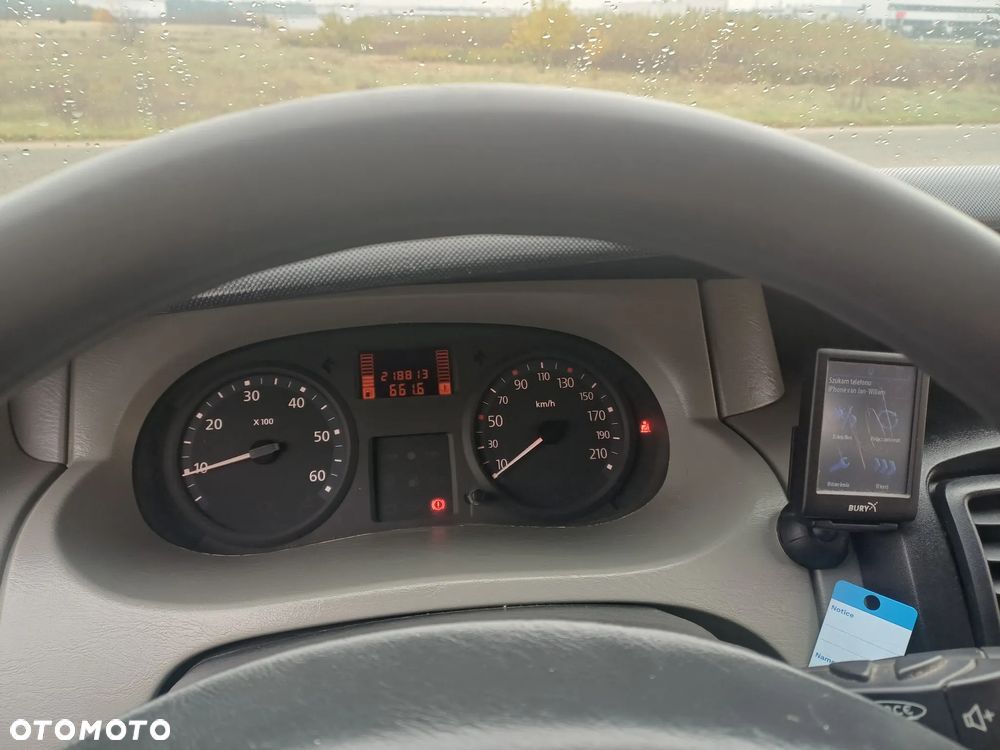 Renault Trafic - 16