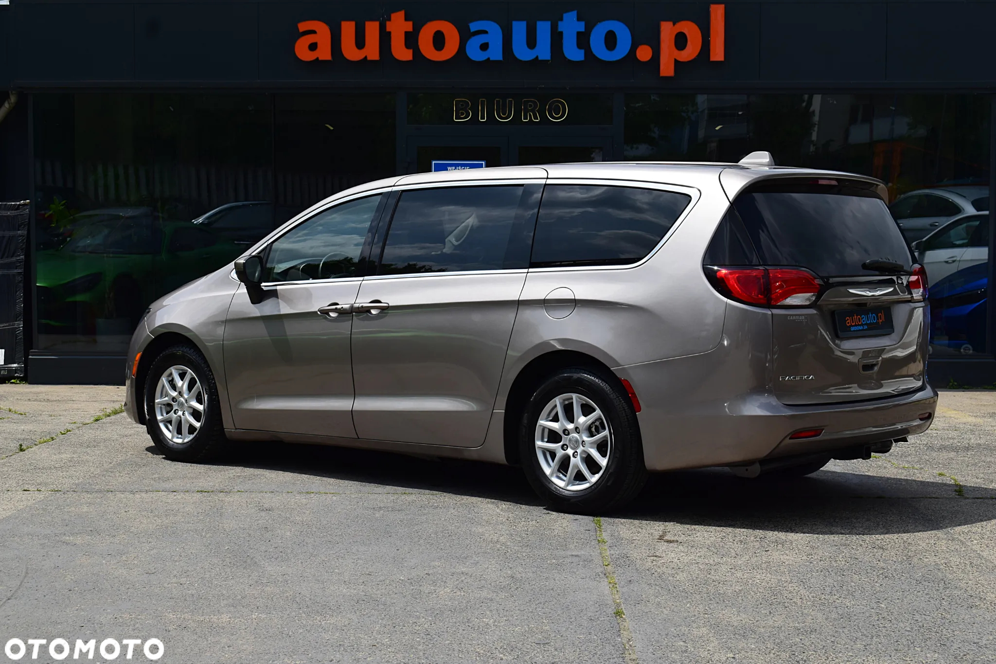 Chrysler Pacifica - 21