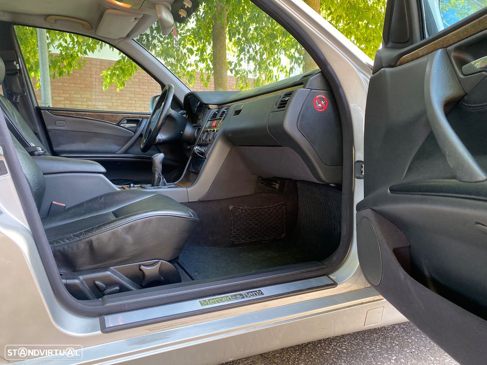 Mercedes-Benz E 240 - 15