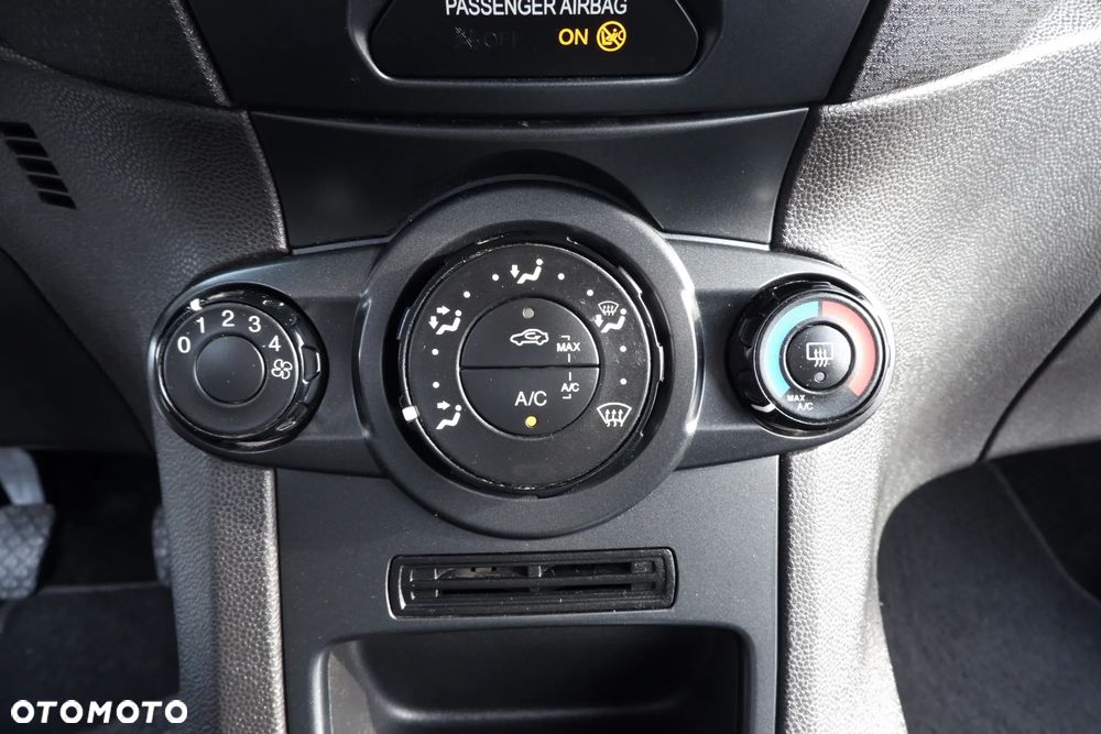 Ford Fiesta 1.25 Ambiente - 18