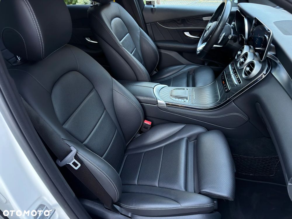 Mercedes-Benz GLC 250 4Matic 9G-TRONIC AMG Line - 14