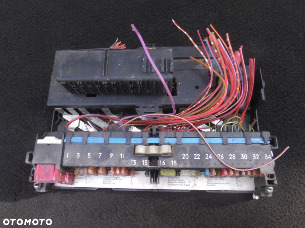 BMW E46 E83 X3 SKRZYNKA BEZPIECZNIKÓW 8364530 8364540 8364542 - 1