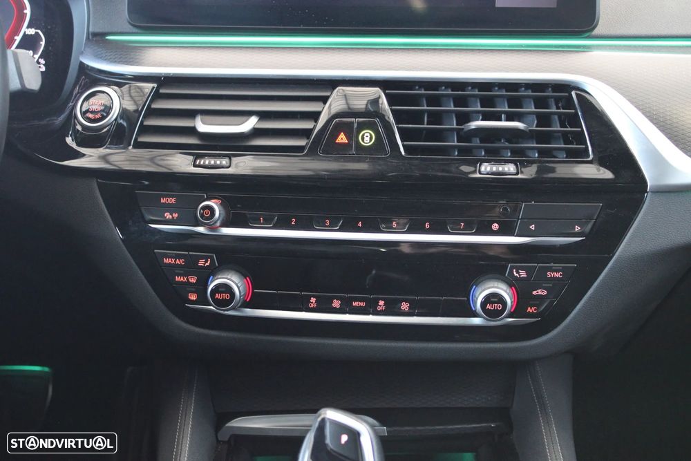 BMW 530 e Pack M - 23