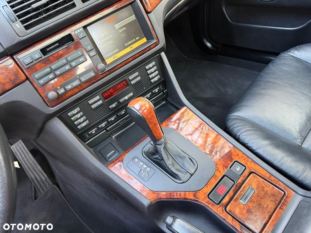 BMW Seria 5 540i - 9