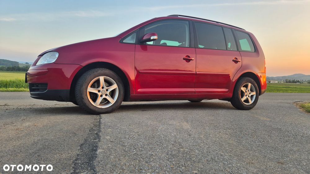 Volkswagen Touran 1.9 TDI Welcome - 2