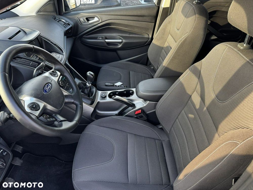 Ford Kuga 2.0 TDCi 4x2 Titanium - 27