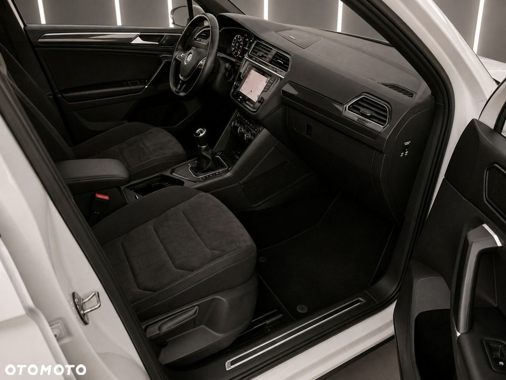 Volkswagen Tiguan - 17