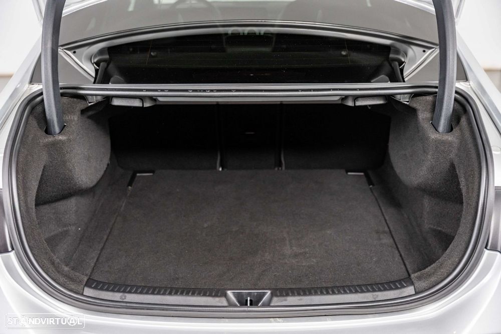 Mercedes-Benz A 180 d AMG Line Aut. — fotografia 20
