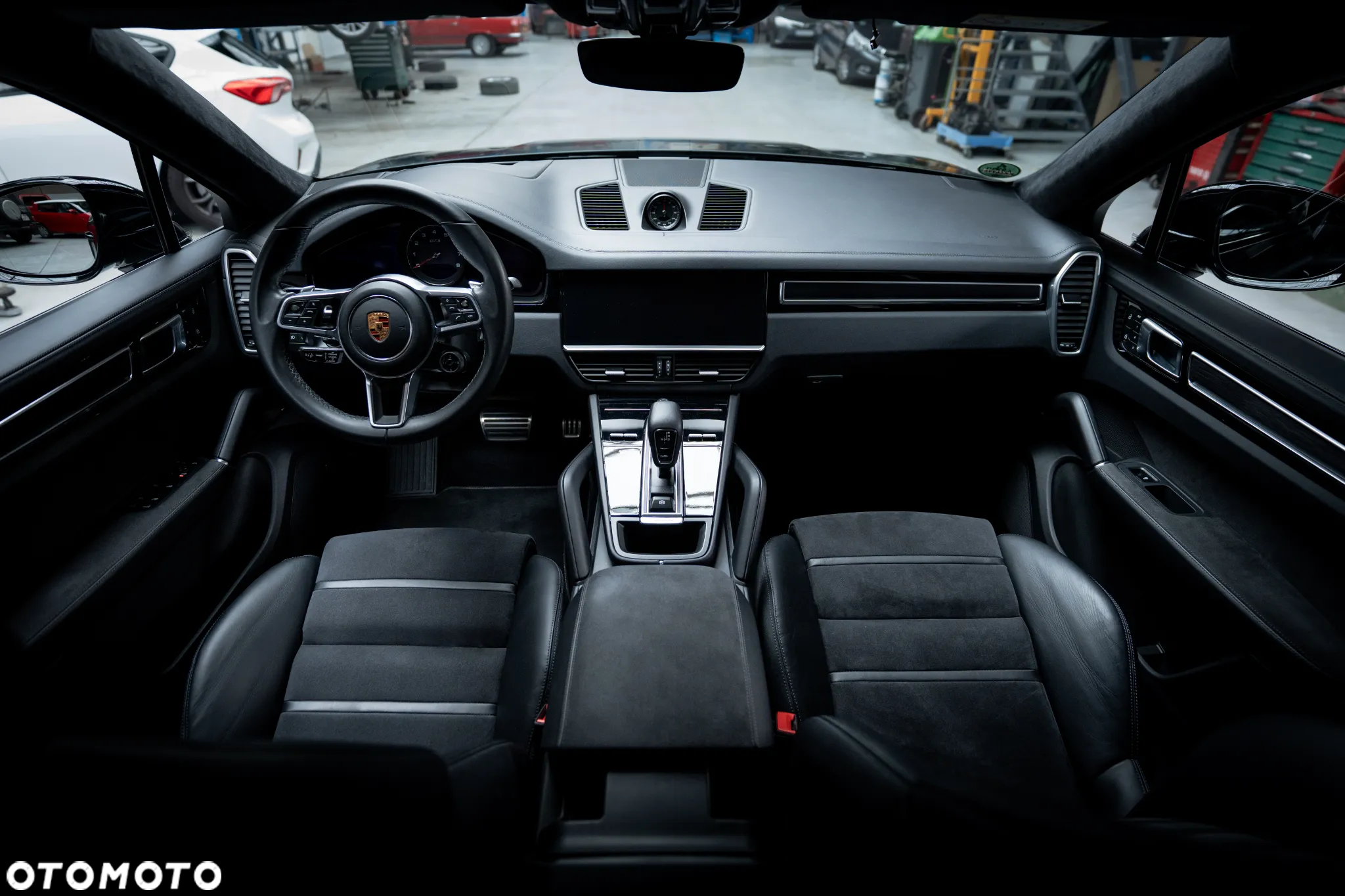 Porsche Cayenne Coupe GTS - 16