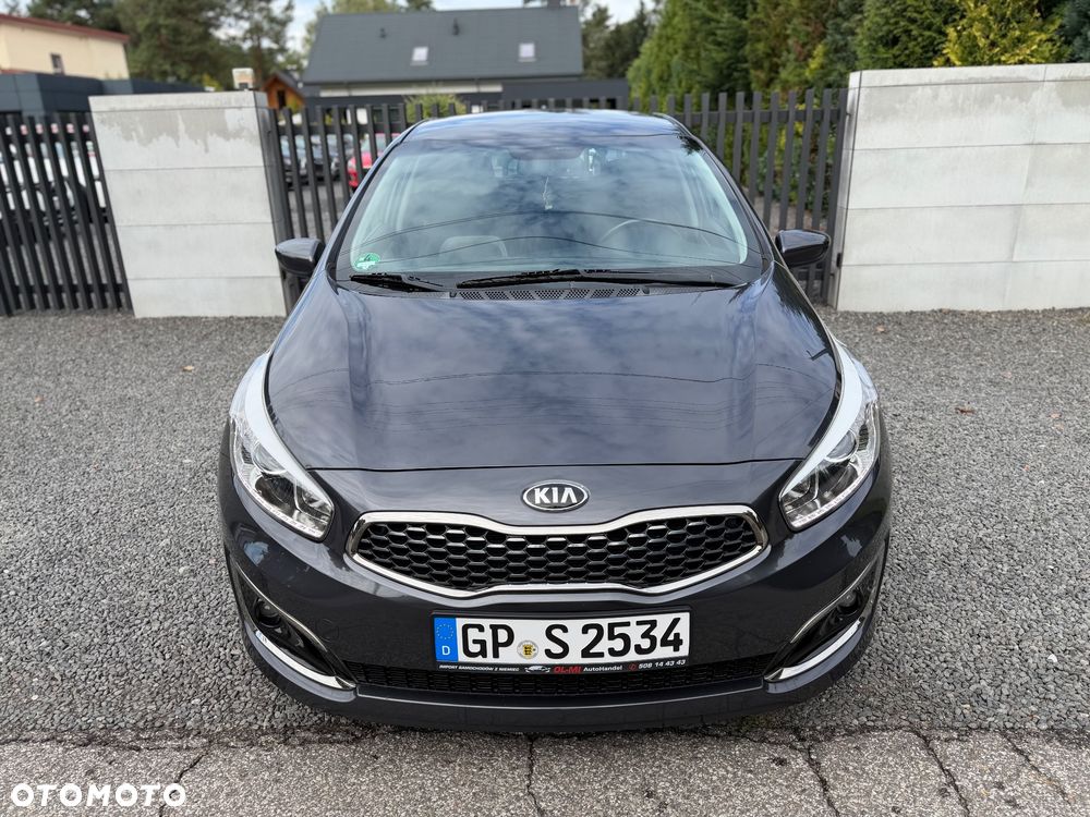 Kia Ceed 1.6 GDI Dream-Team Edition - 3