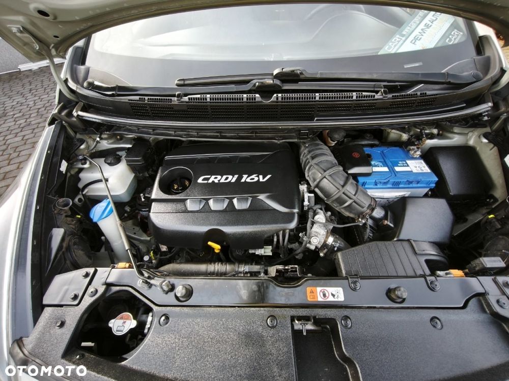 Kia Carens - 19