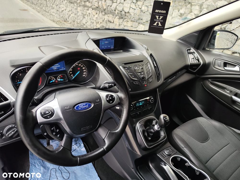 Ford Kuga 2.0 TDCi 2x4 Titanium - 18