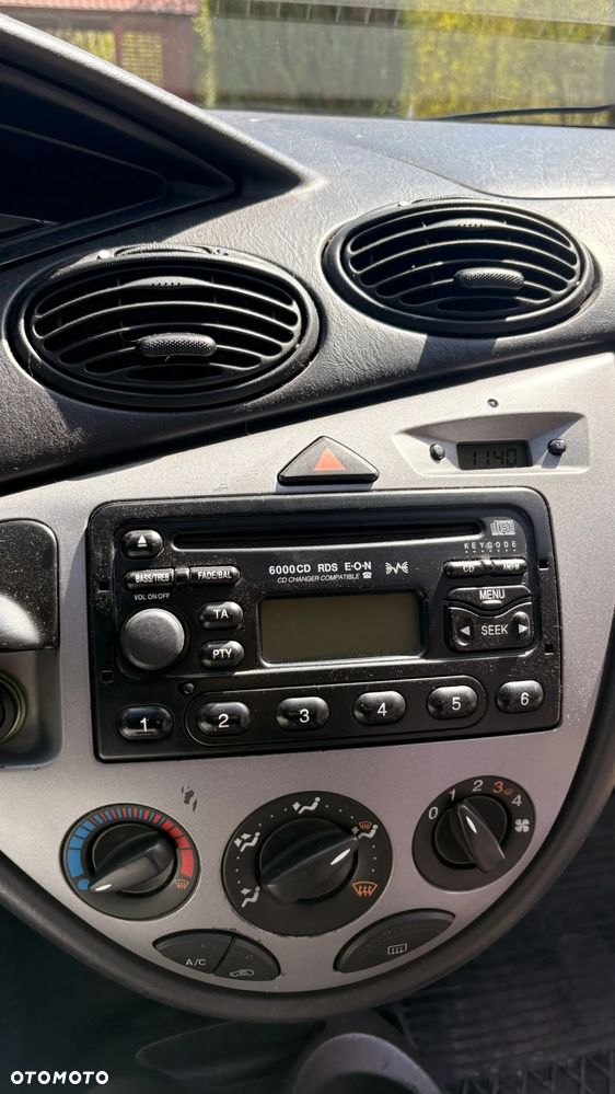 Ford Focus 1.6 Comfort - 12