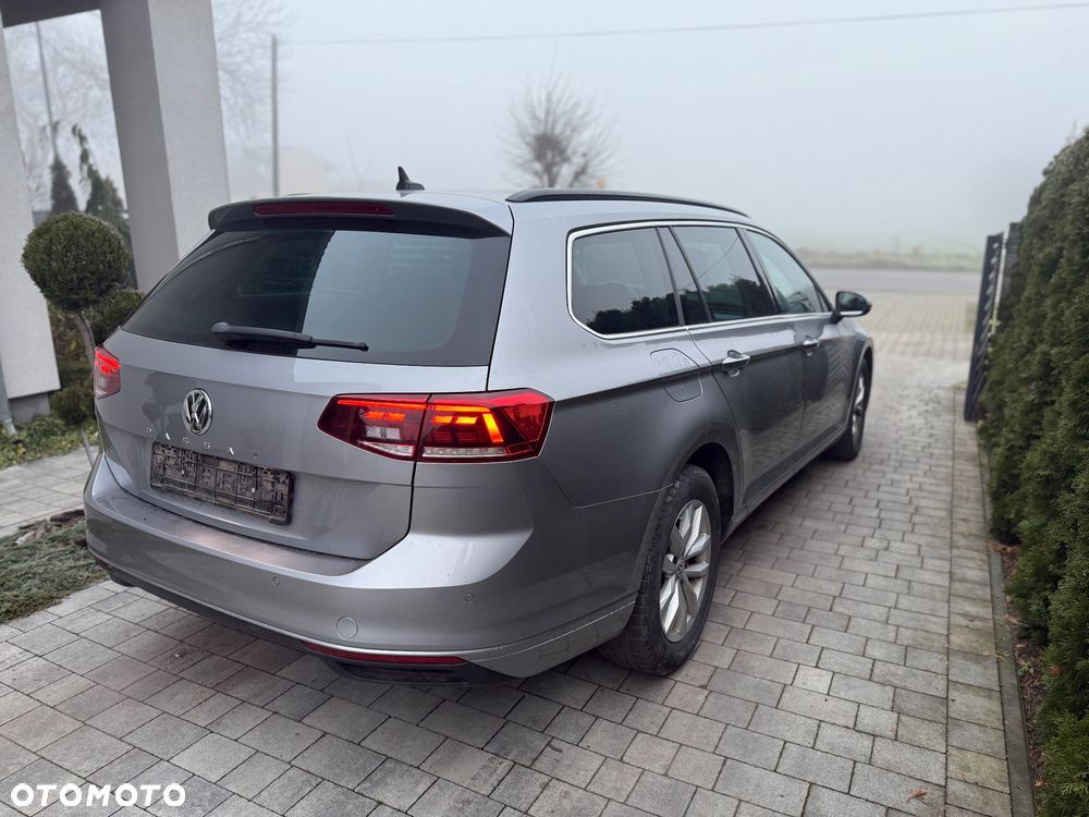 Volkswagen Passat - 4