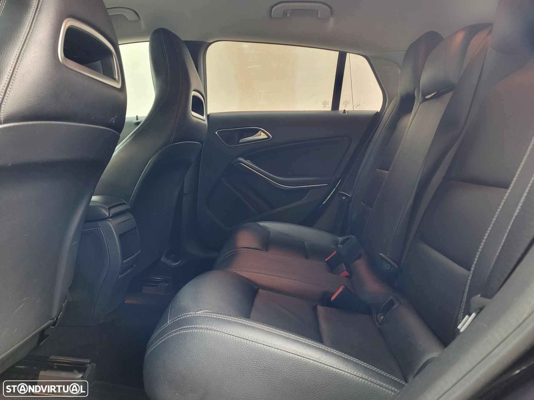 Mercedes-Benz CLA 200 d Shooting Brake Urban Aut. - 10