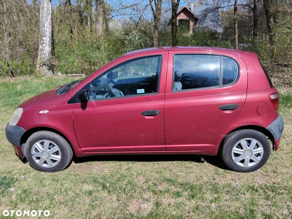 Toyota Yaris 1.0 Base - 1