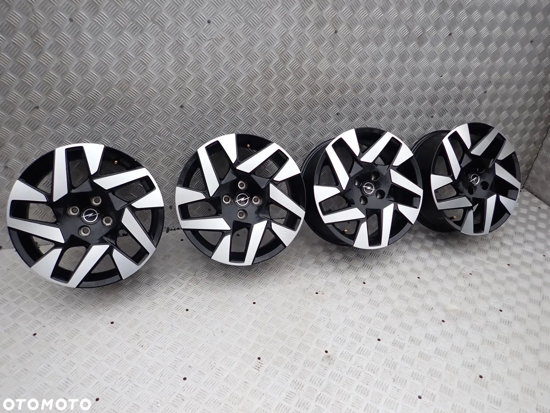 FELGI ALUMINIOWE OPEL MOKKA 6,5JX17 ET 32 4X108 0P00127 - 1