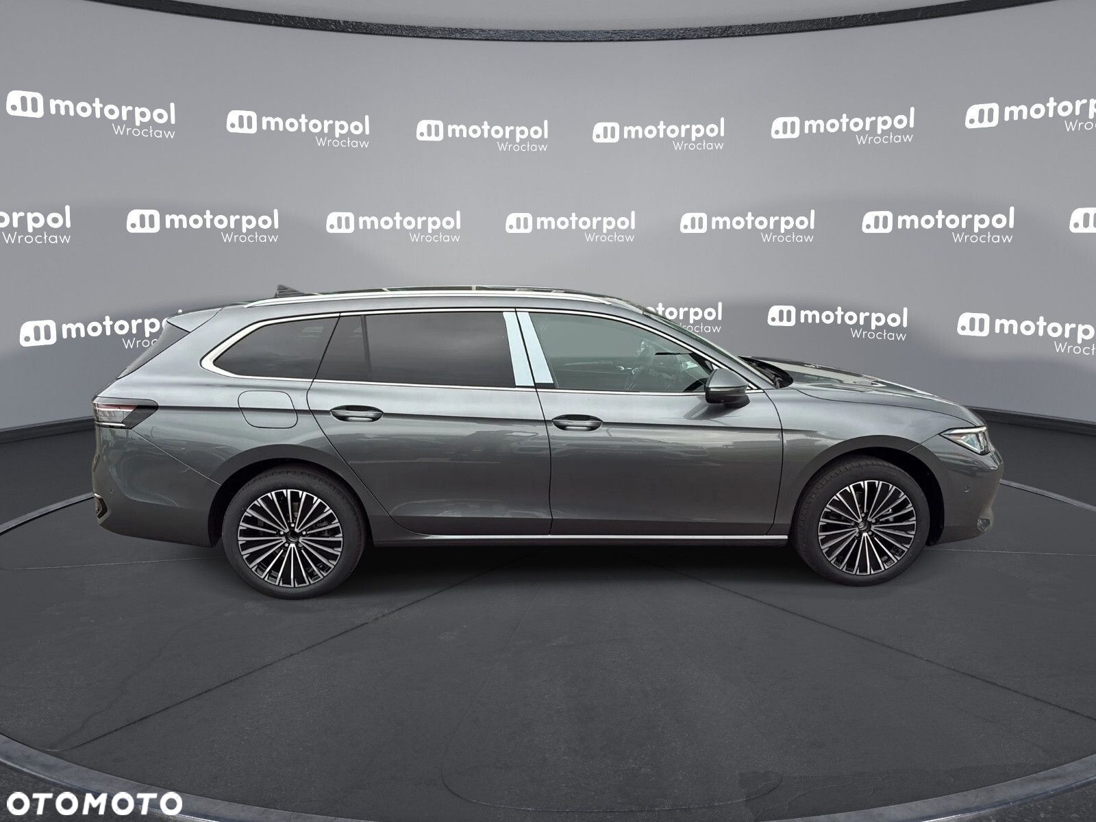 Volkswagen Passat - 11