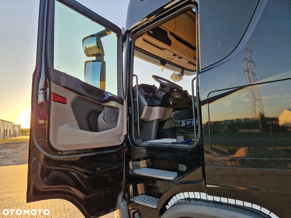Scania S500/ 2019r/ FULL PODUCHY/ FULL LEDy/ ADR AT/ BAKI 1250L/ PO ZŁOTYM KONTRAKCIE SERWISOWYM - 9