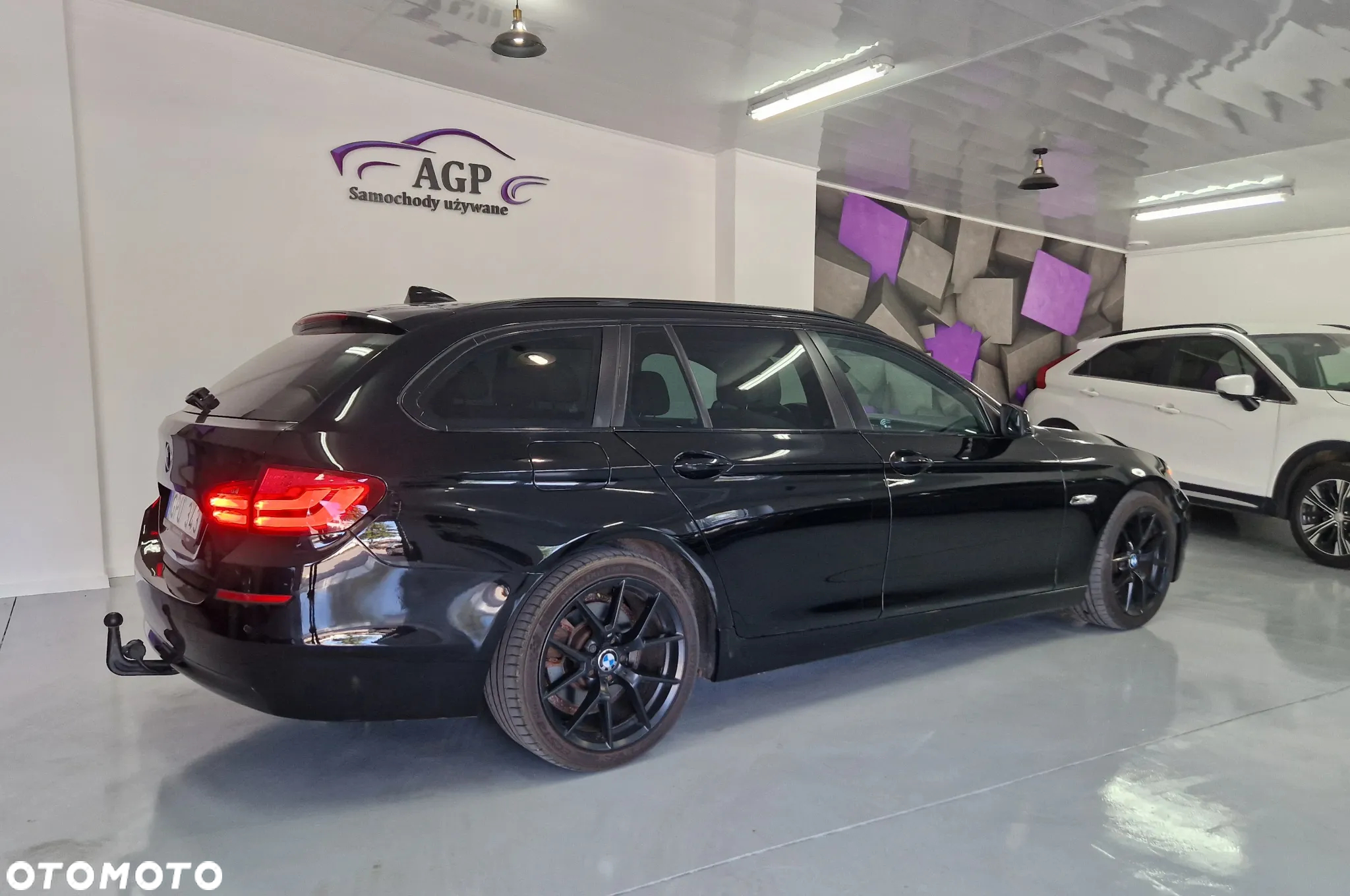 BMW Seria 5 523i Touring - 17