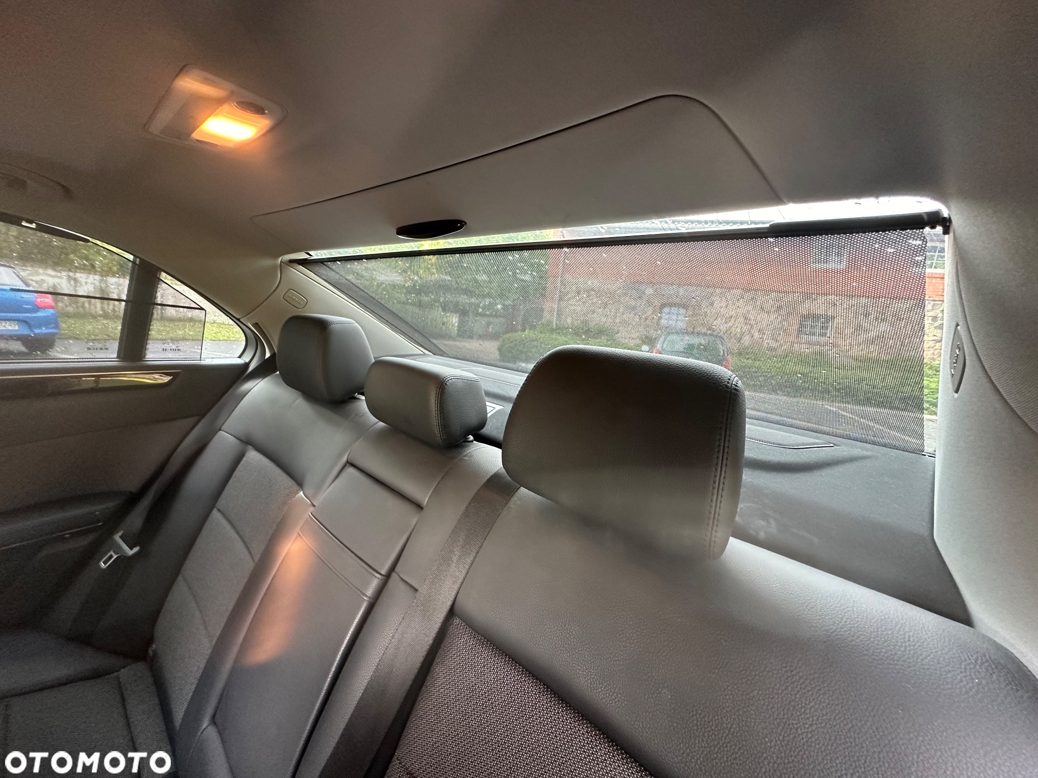 Mercedes-Benz Klasa E 300 CDI BlueEff - 17