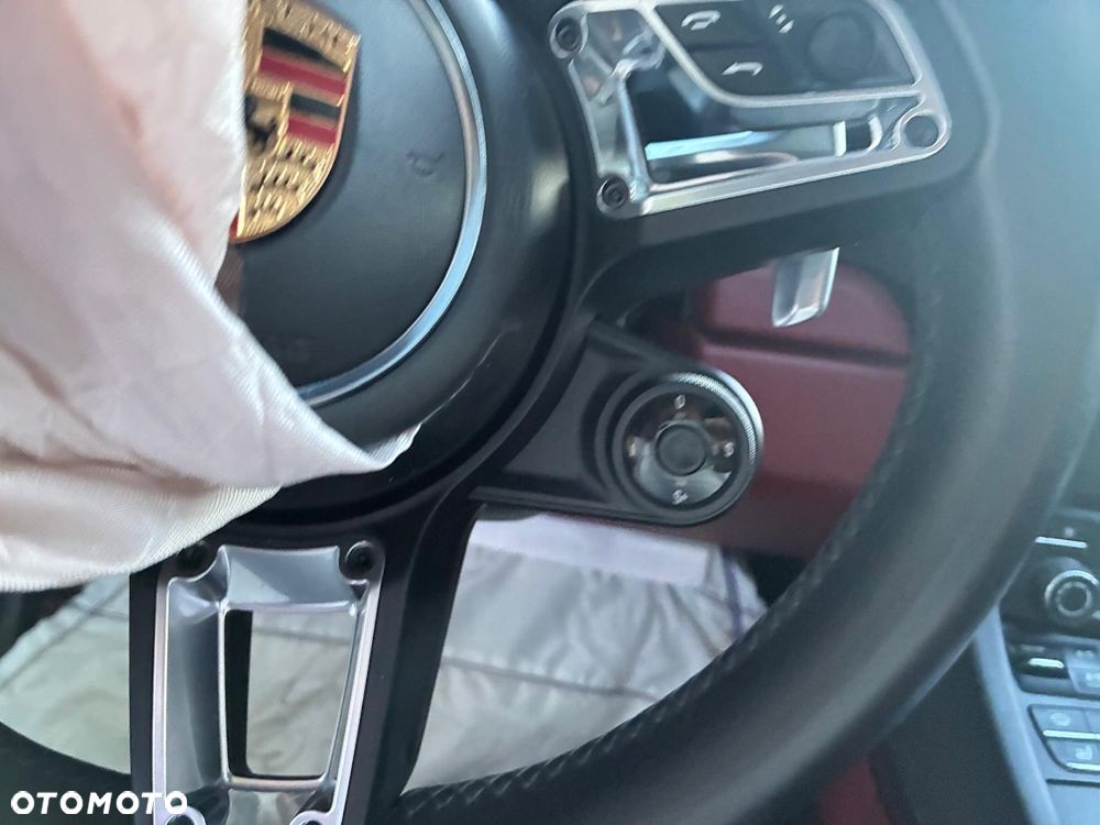 Porsche 911 Carrera GTS PDK - 19