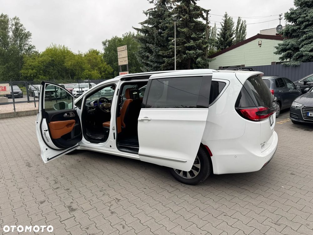 Chrysler Pacifica - 3