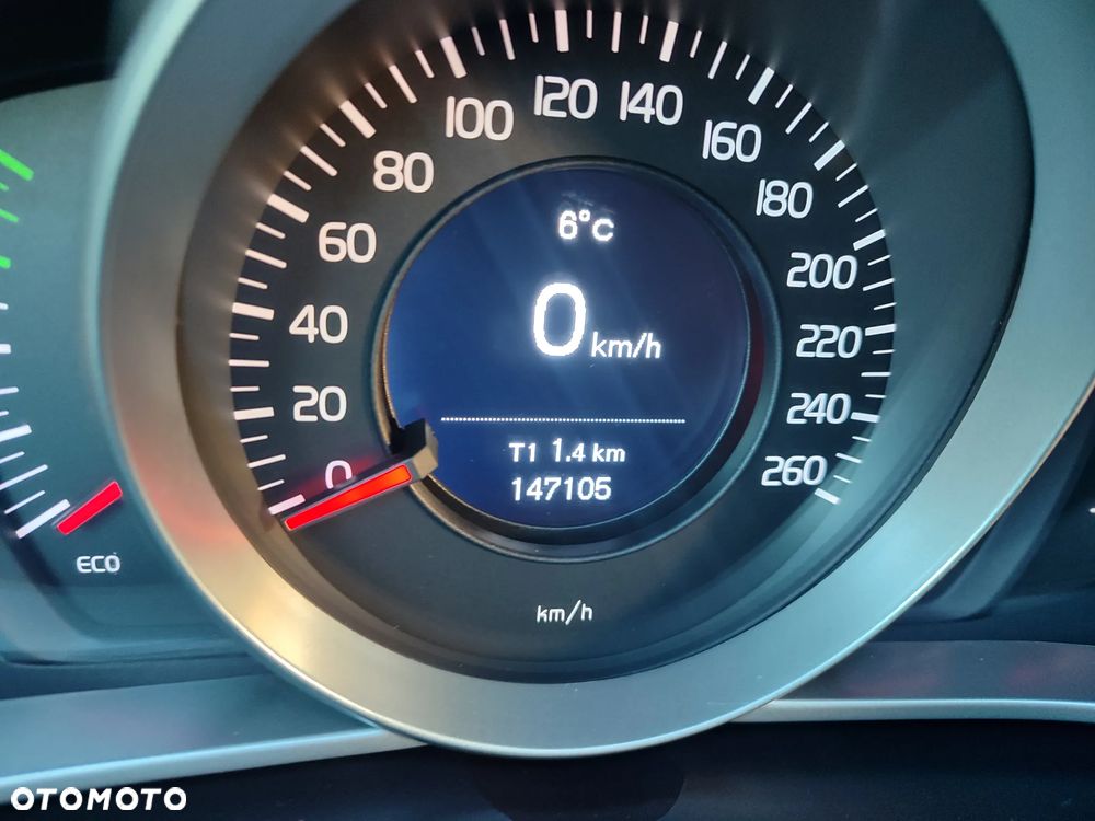 Volvo V40 D2 Momentum - 18